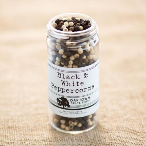 Black and White Peppercorns Whole Our extra bold black Tellicherry Peppercorns and our White Peppercorns combine to provide heat with a lingering peppery flavor from Oaktown Spice Shop